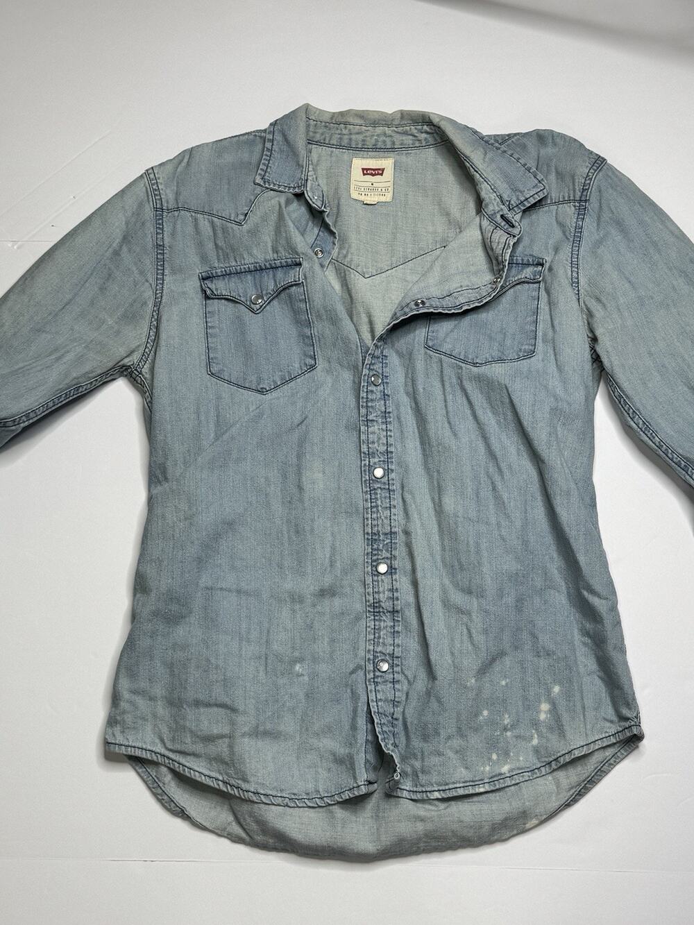 Levi’s Womens M Chambray Western Shirt Pearl Snap Light Wash Denim Cowgirl
